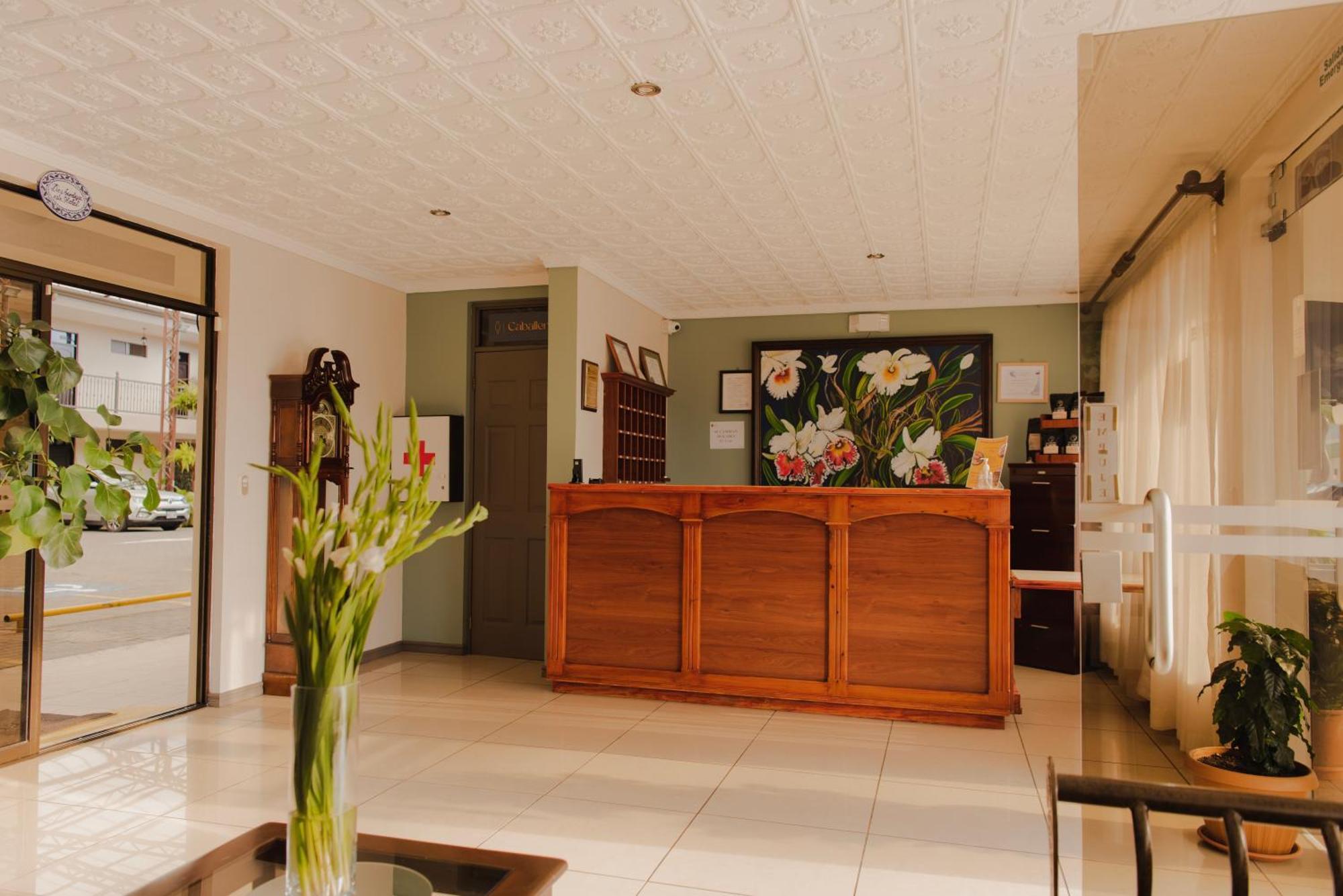 Hotel Y Restaurante El Guarco Cartago Extérieur photo