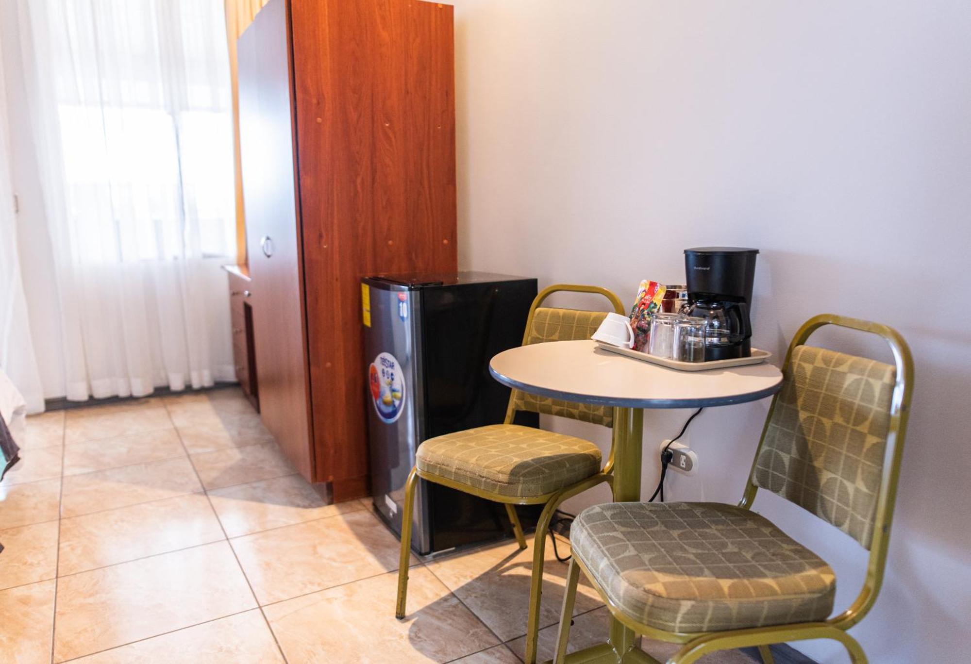 Hotel Y Restaurante El Guarco Cartago Extérieur photo