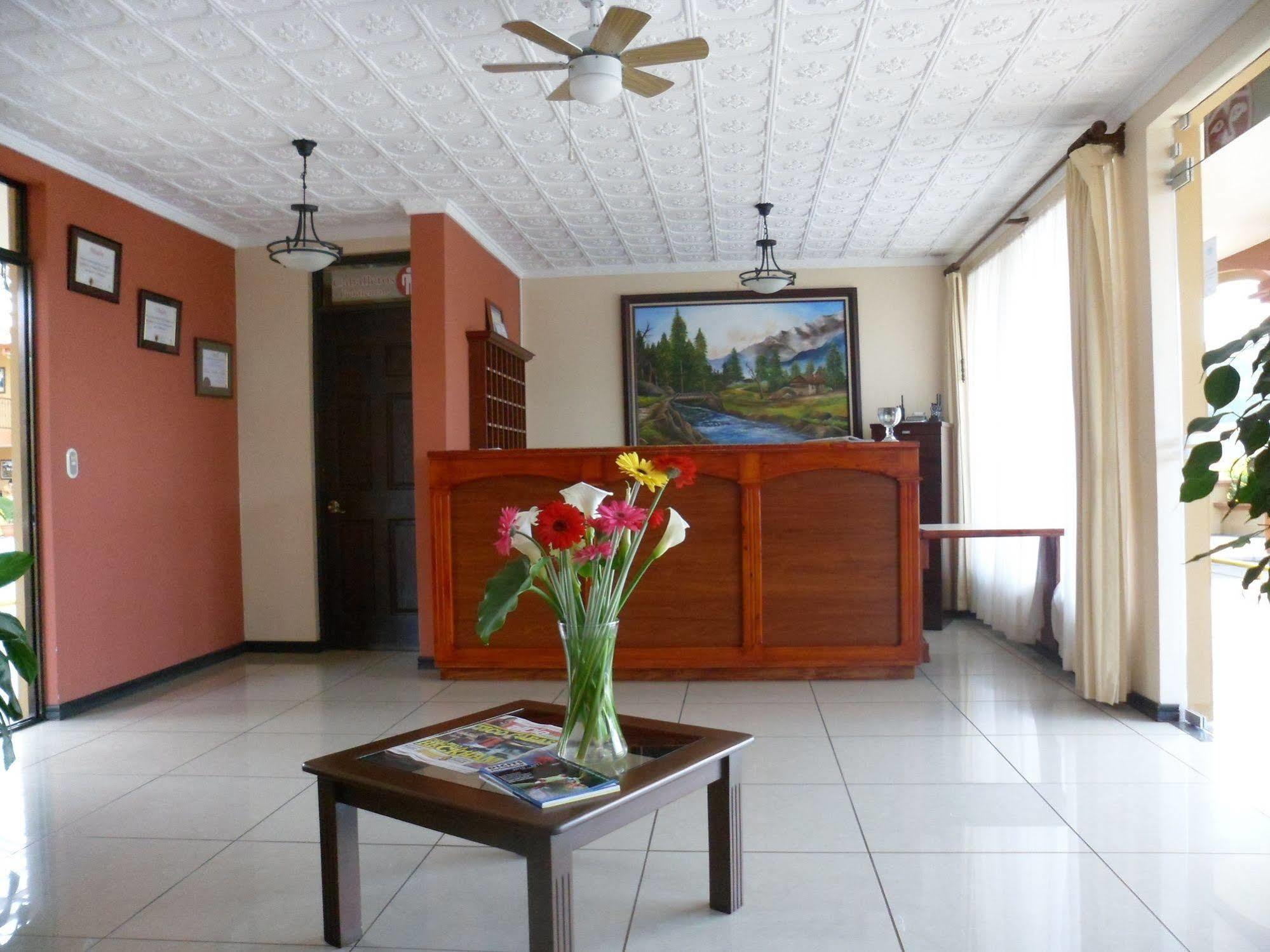 Hotel Y Restaurante El Guarco Cartago Extérieur photo