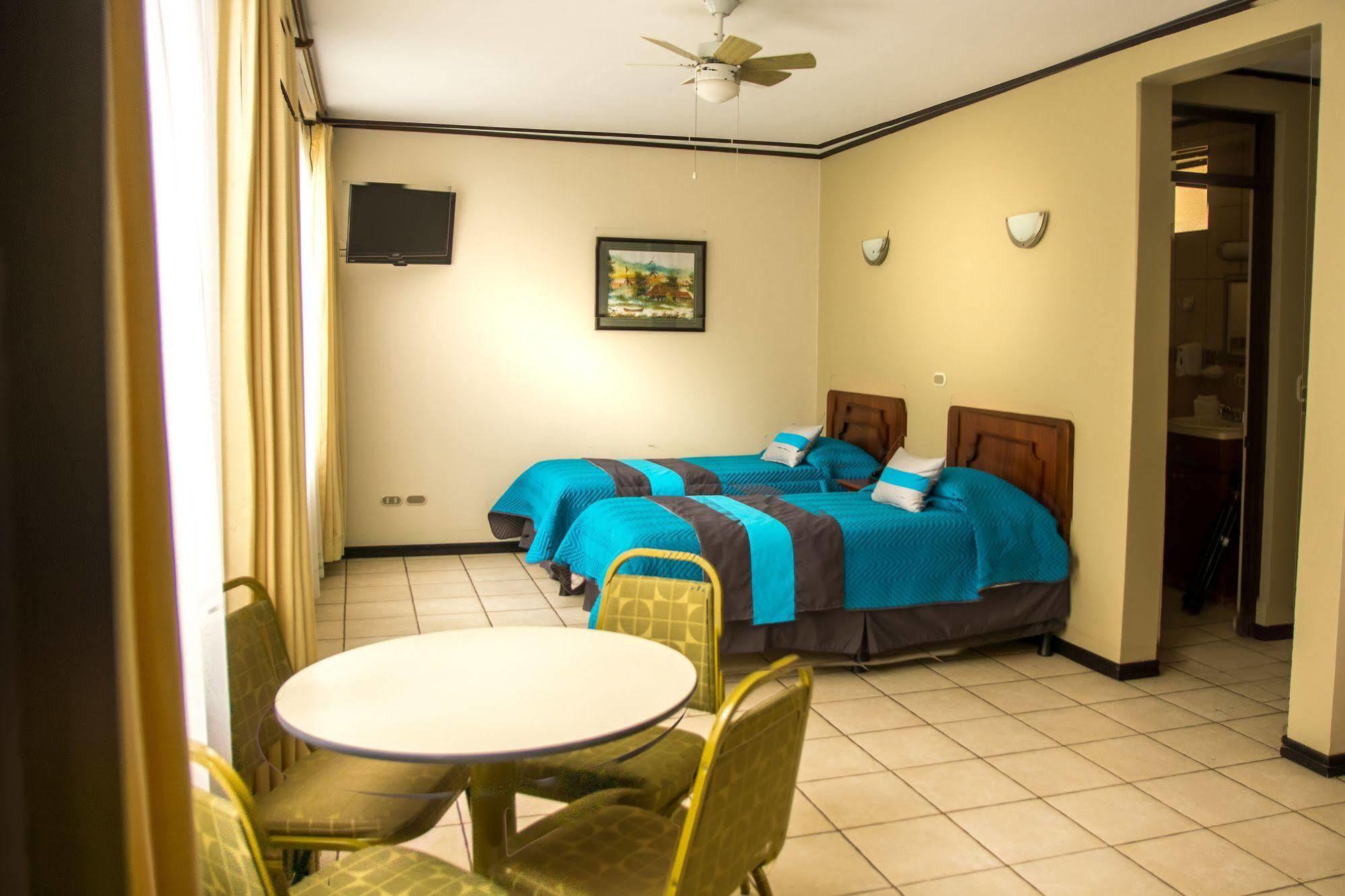 Hotel Y Restaurante El Guarco Cartago Extérieur photo