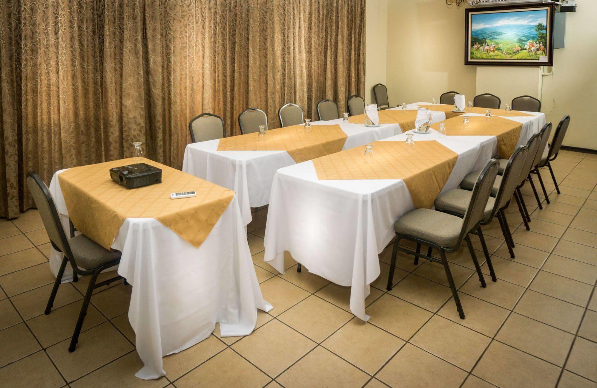 Hotel Y Restaurante El Guarco Cartago Extérieur photo