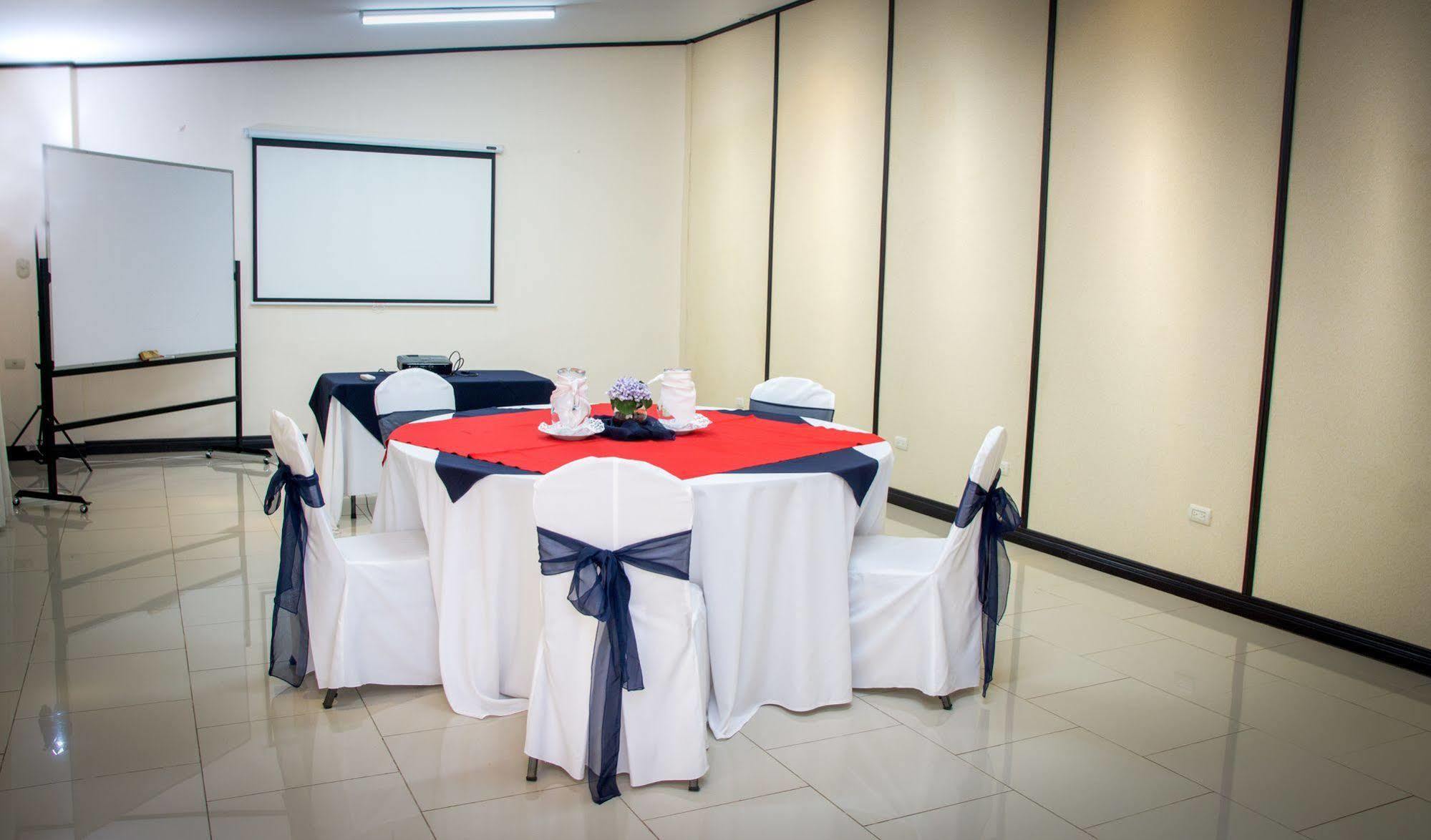 Hotel Y Restaurante El Guarco Cartago Extérieur photo